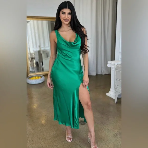 Astr | Dresses | Astr Cristella Satin Dress In Kelly Green Size Extra Large | Poshmark Astr | Dresses | Astr Cristella Satin Dress In Kelly Green Size Extra Large | Poshmark
